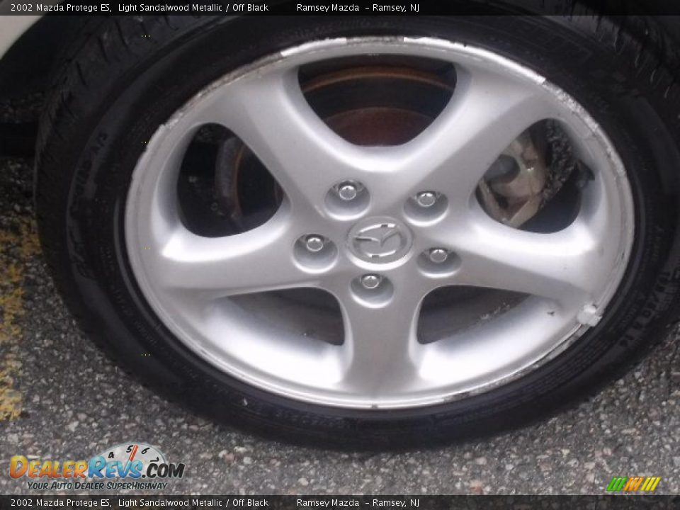 2002 Mazda Protege ES Light Sandalwood Metallic / Off Black Photo #29