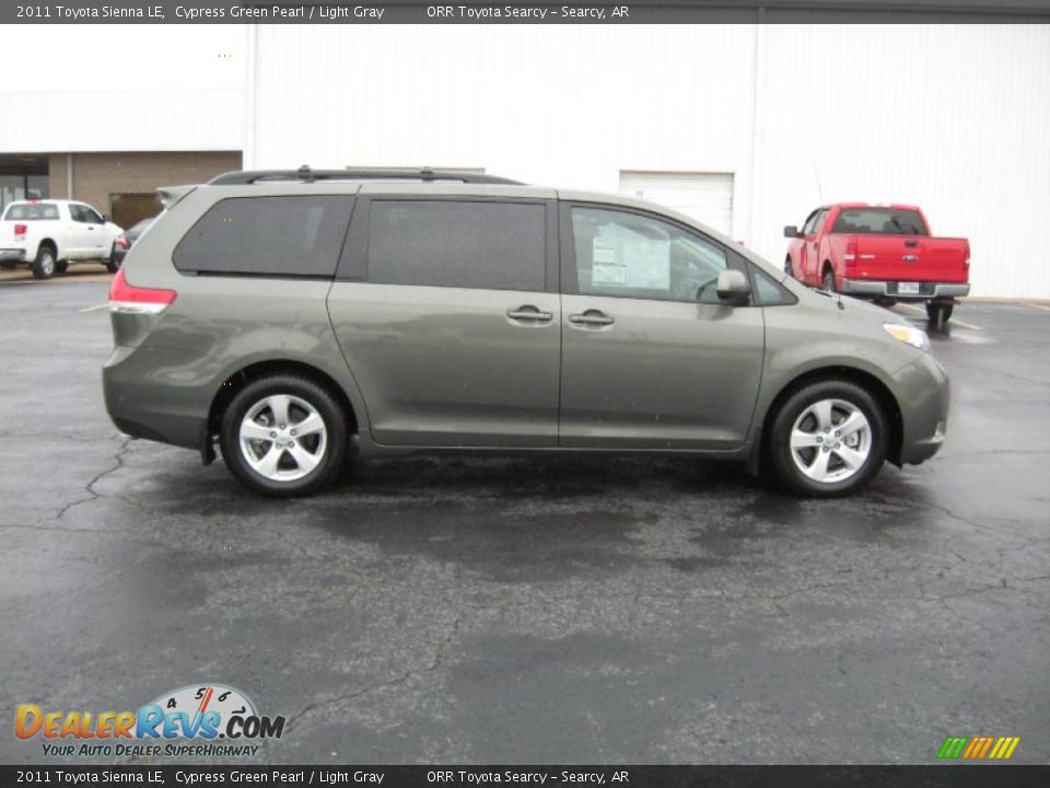 2011 Toyota Sienna LE Cypress Green Pearl / Light Gray Photo #8
