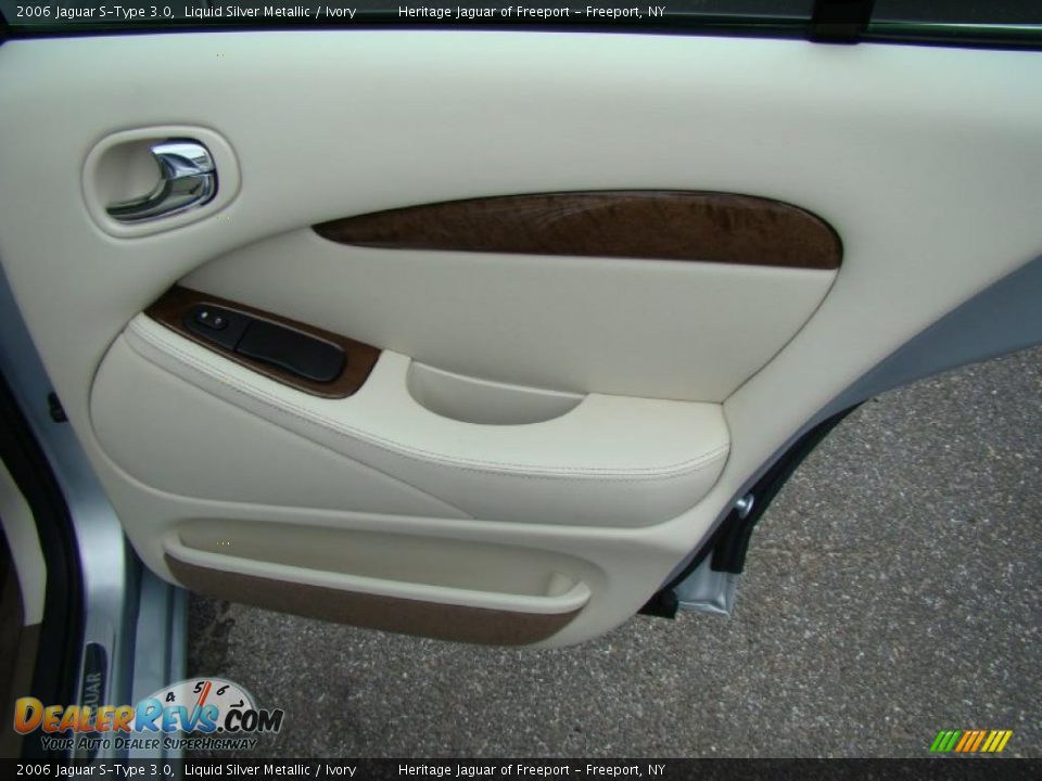 2006 Jaguar S-Type 3.0 Liquid Silver Metallic / Ivory Photo #19