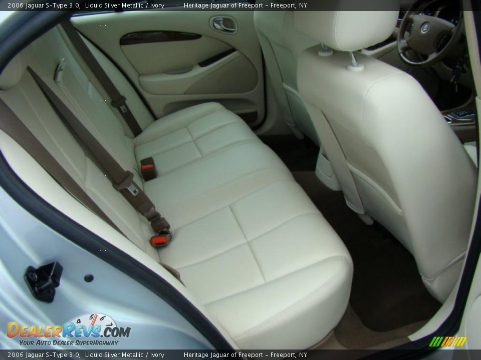 2006 Jaguar S-Type 3.0 Liquid Silver Metallic / Ivory Photo #20