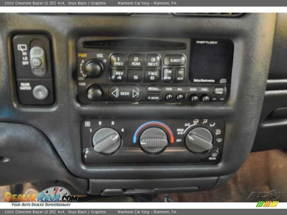 2002 Chevrolet Blazer LS ZR2 4x4 Onyx Black / Graphite Photo #8