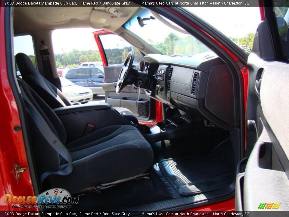 2003 Dodge Dakota Stampede Club Cab Flame Red / Dark Slate Gray Photo #12