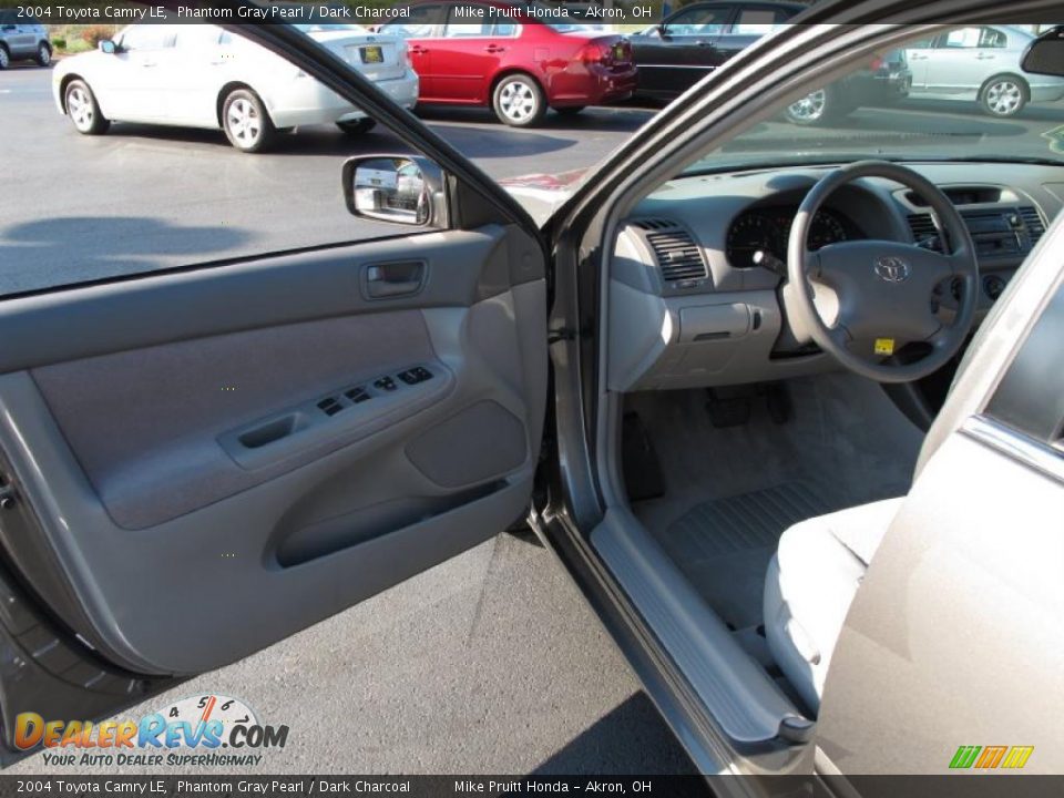 2004 Toyota Camry LE Phantom Gray Pearl / Dark Charcoal Photo #10