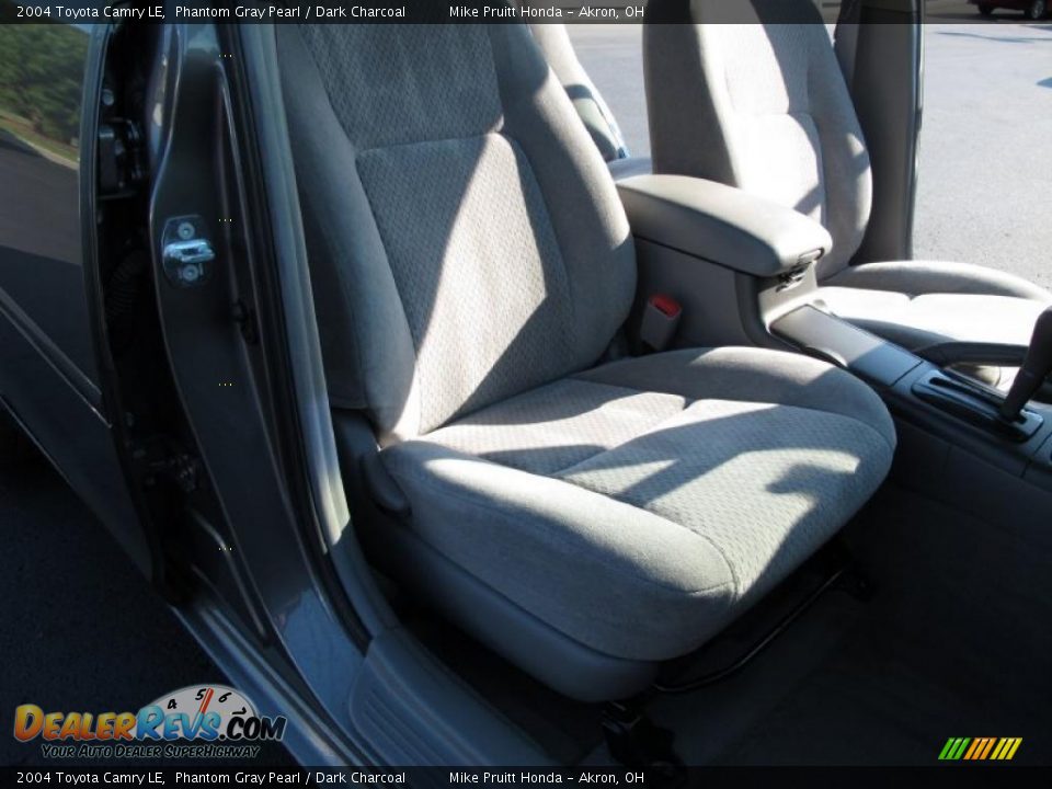 2004 Toyota Camry LE Phantom Gray Pearl / Dark Charcoal Photo #14