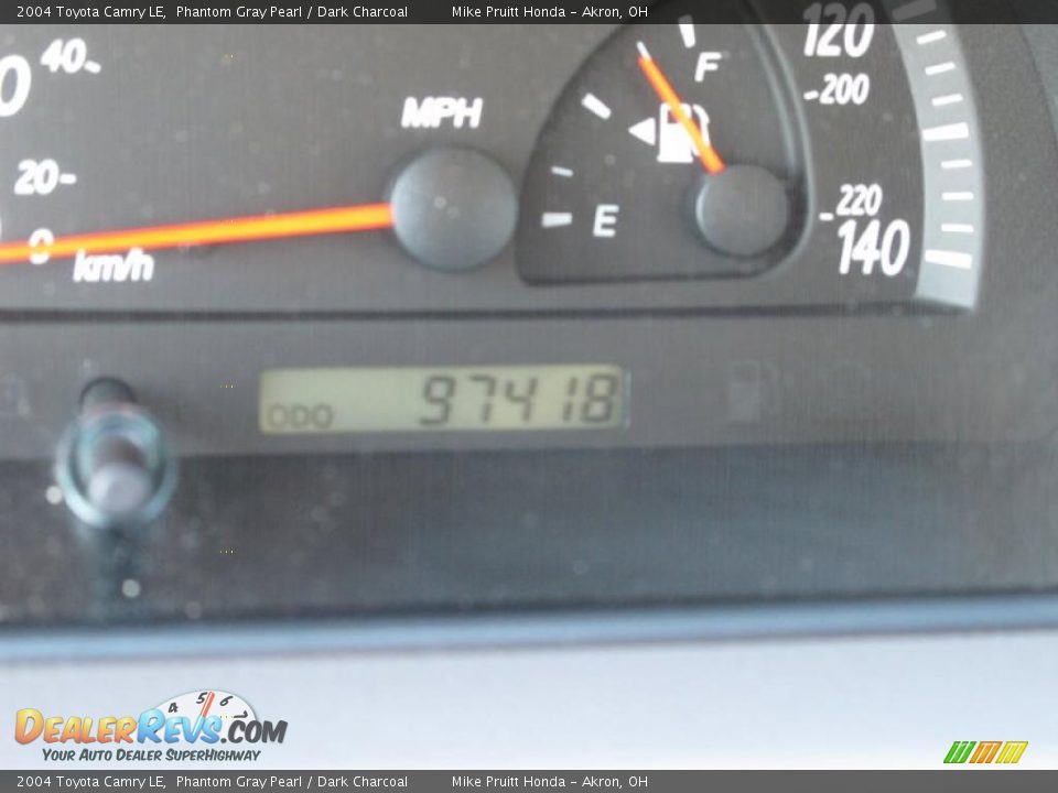 2004 Toyota Camry LE Phantom Gray Pearl / Dark Charcoal Photo #16