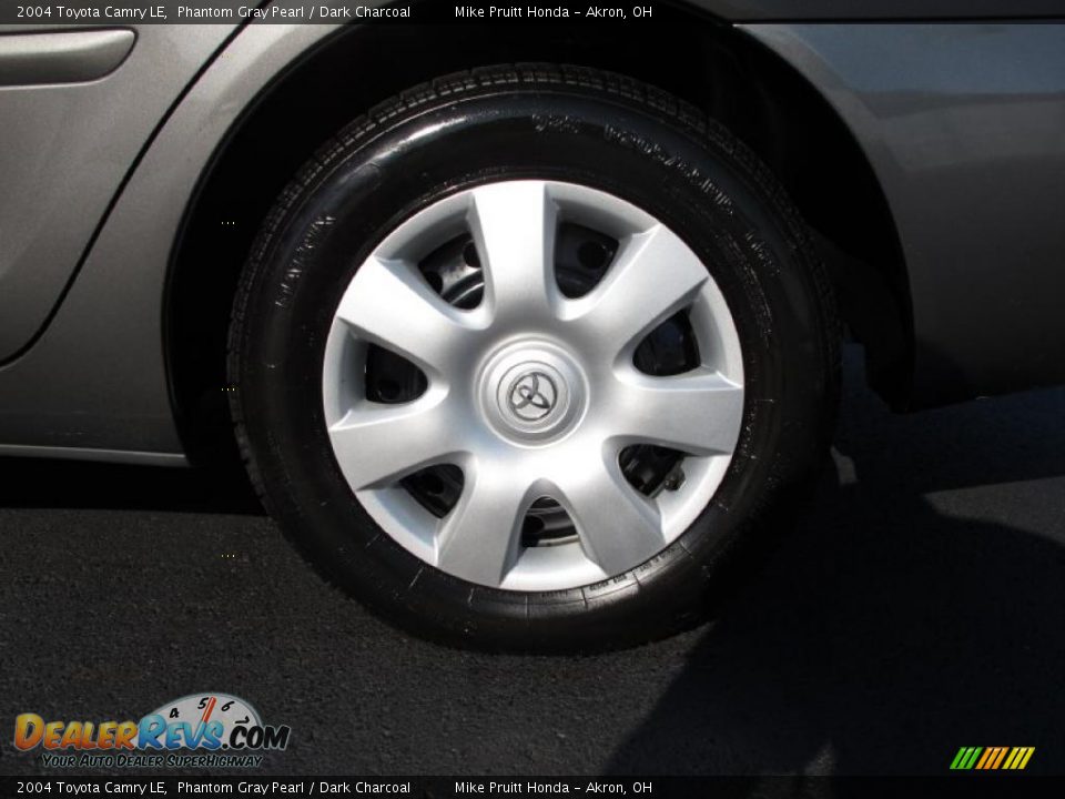 2004 Toyota Camry LE Phantom Gray Pearl / Dark Charcoal Photo #23