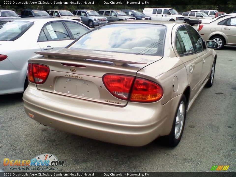 2001 Oldsmobile Alero GL Sedan Sandstone Metallic / Neutral Photo #3