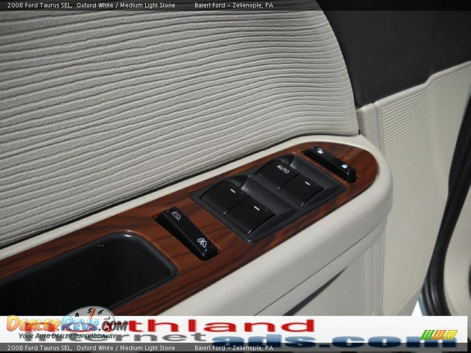 2008 Ford Taurus SEL Oxford White / Medium Light Stone Photo #16