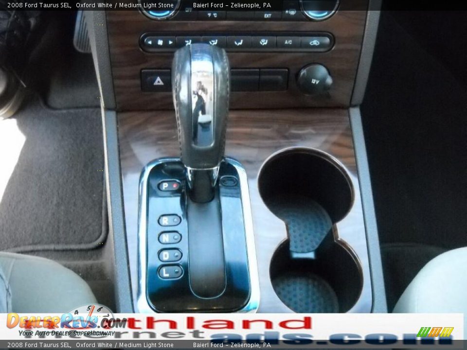 2008 Ford Taurus SEL Oxford White / Medium Light Stone Photo #18