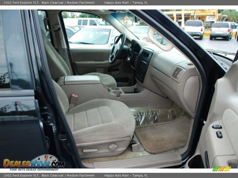 2002 Ford Explorer XLT Black Clearcoat / Medium Parchment Photo #17