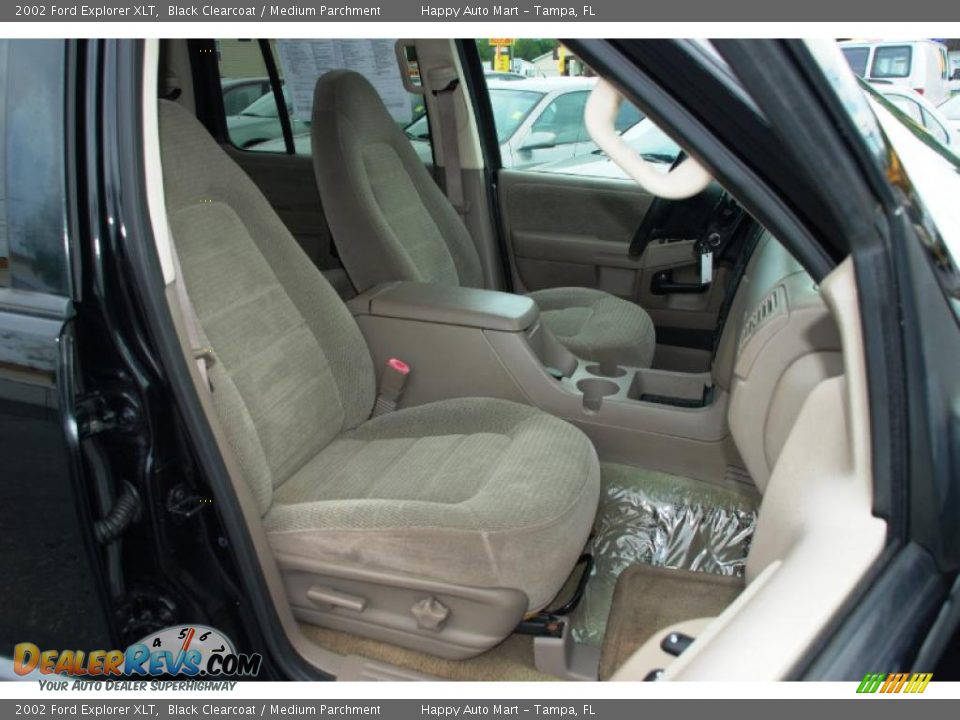 2002 Ford Explorer XLT Black Clearcoat / Medium Parchment Photo #18