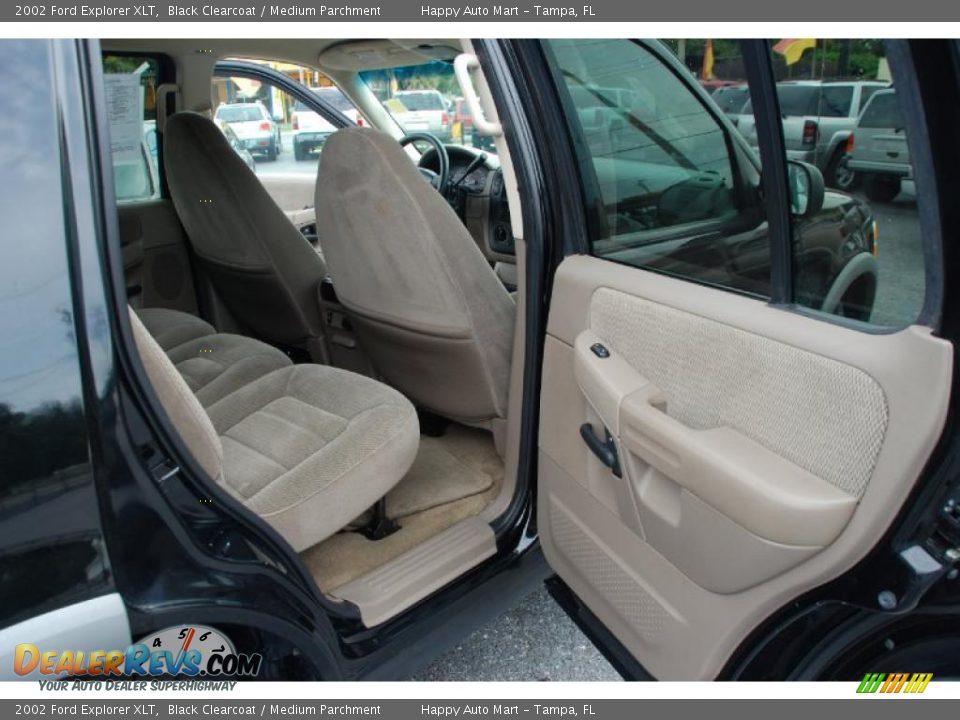 2002 Ford Explorer XLT Black Clearcoat / Medium Parchment Photo #20