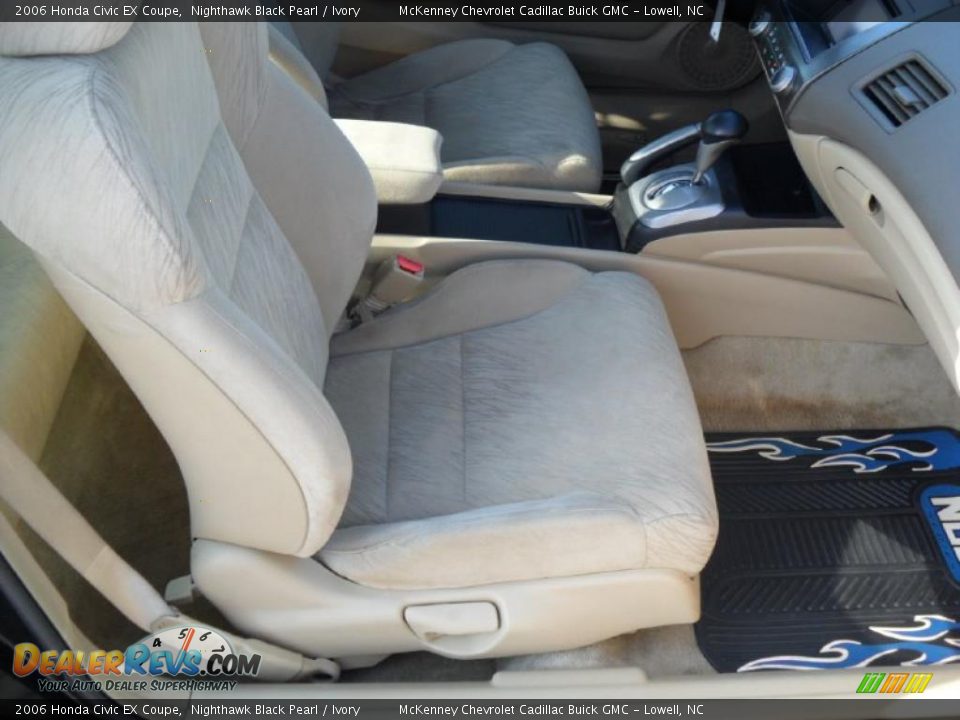 2006 Honda Civic EX Coupe Nighthawk Black Pearl / Ivory Photo #16