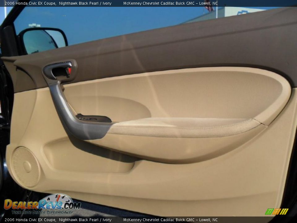 2006 Honda Civic EX Coupe Nighthawk Black Pearl / Ivory Photo #19