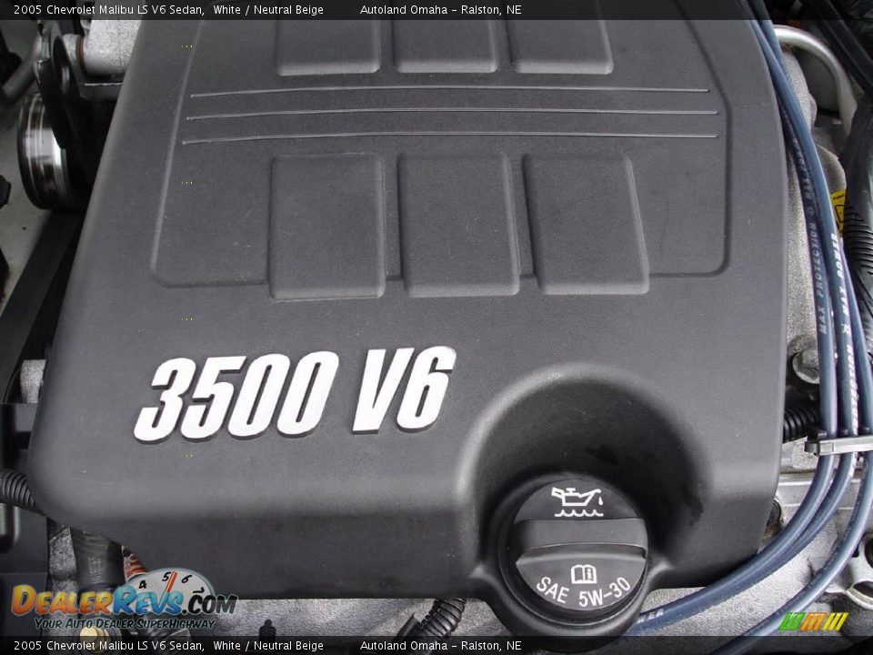 2005 Chevrolet Malibu LS V6 Sedan White / Neutral Beige Photo #20