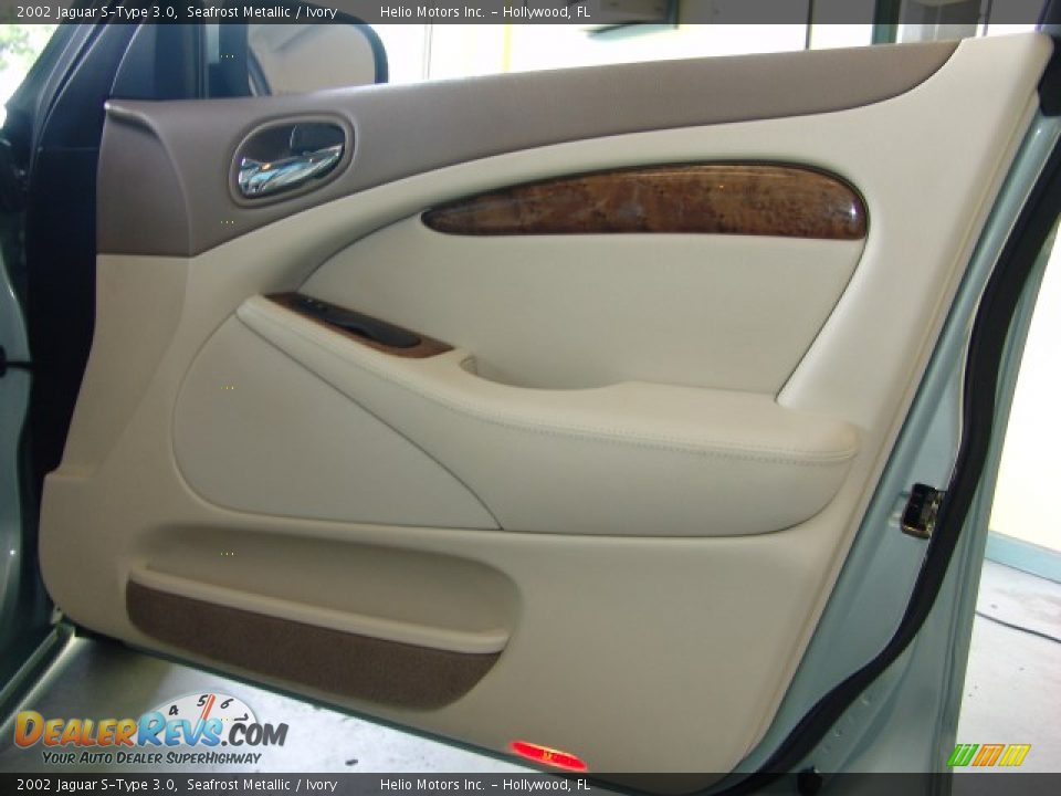 2002 Jaguar S-Type 3.0 Seafrost Metallic / Ivory Photo #18