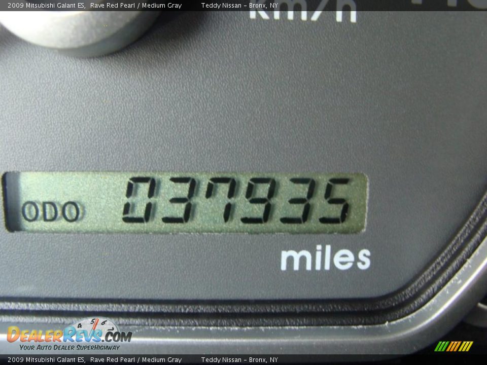 2009 Mitsubishi Galant ES Rave Red Pearl / Medium Gray Photo #21