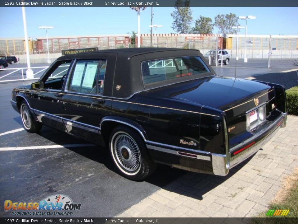 1993 Cadillac DeVille Sedan Sable Black / Black Photo #6