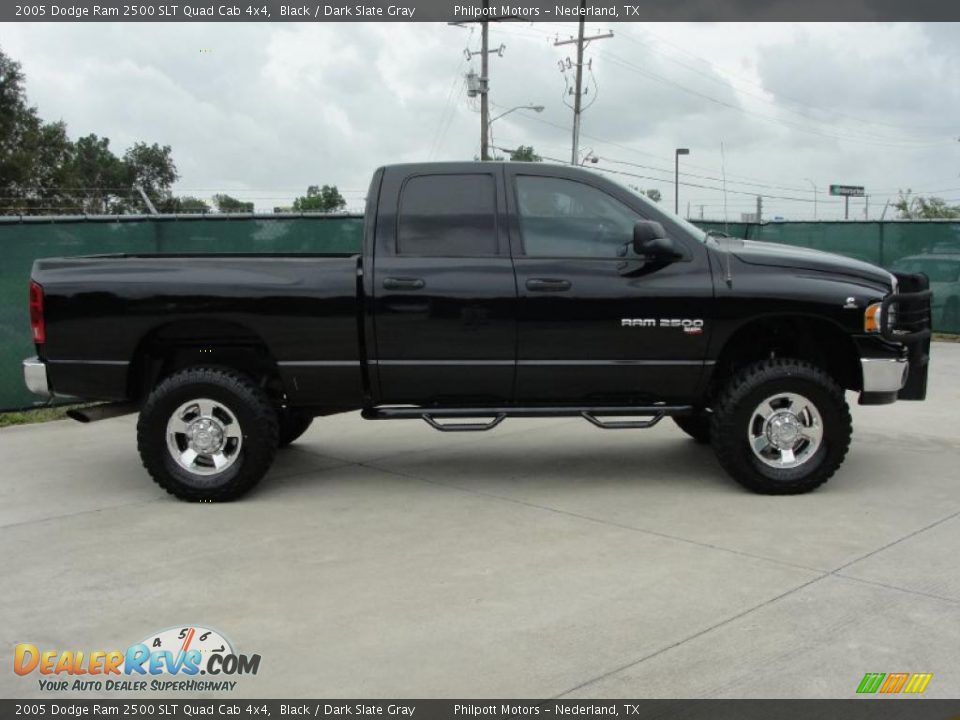 2005 Dodge Ram 2500 SLT Quad Cab 4x4 Black / Dark Slate Gray Photo #2