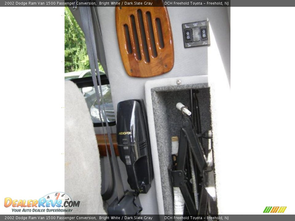 2002 Dodge Ram Van 1500 Passenger Conversion Bright White / Dark Slate Gray Photo #18