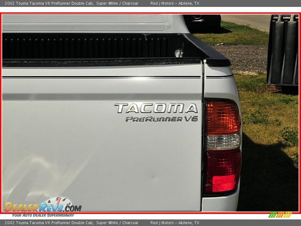 2002 Toyota Tacoma V6 PreRunner Double Cab Super White / Charcoal Photo #5
