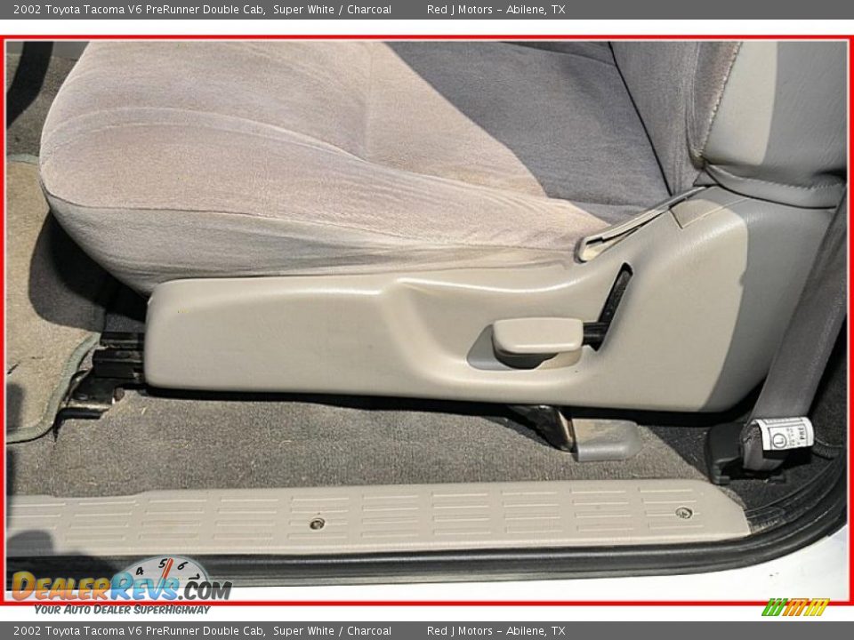 2002 Toyota Tacoma V6 PreRunner Double Cab Super White / Charcoal Photo #15