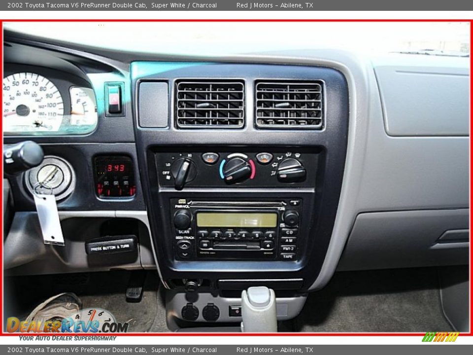 2002 Toyota Tacoma V6 PreRunner Double Cab Super White / Charcoal Photo #28