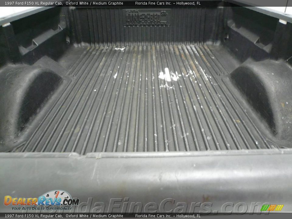 1997 Ford F150 XL Regular Cab Oxford White / Medium Graphite Photo #8