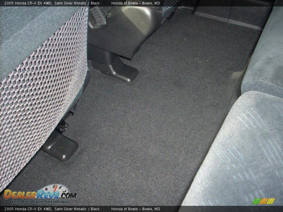 2005 Honda CR-V EX 4WD Satin Silver Metallic / Black Photo #11