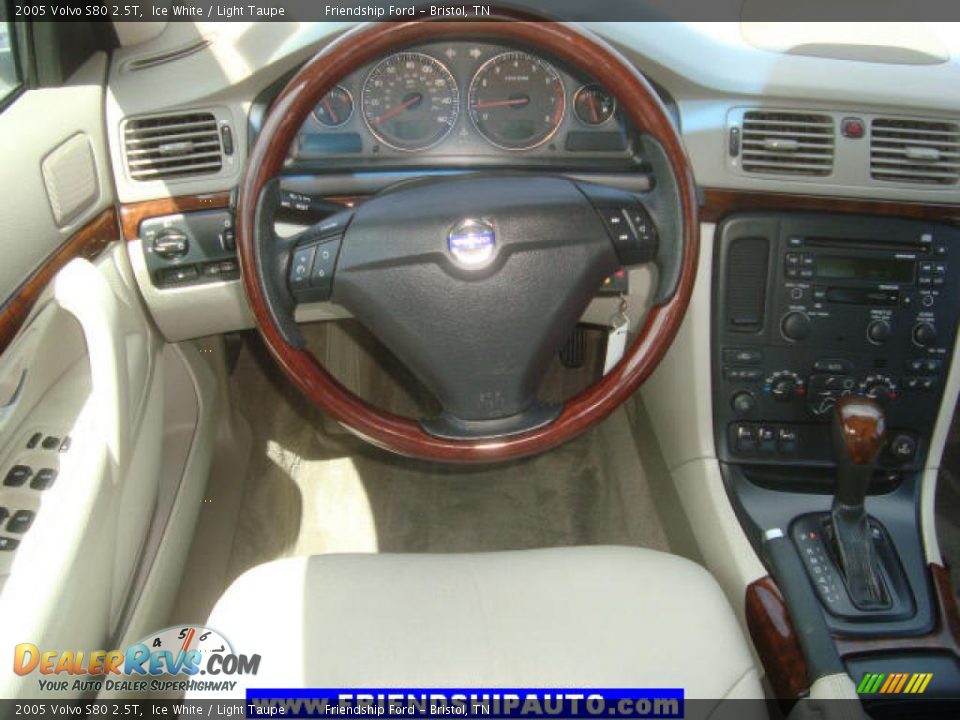 2005 Volvo S80 2.5T Ice White / Light Taupe Photo #4