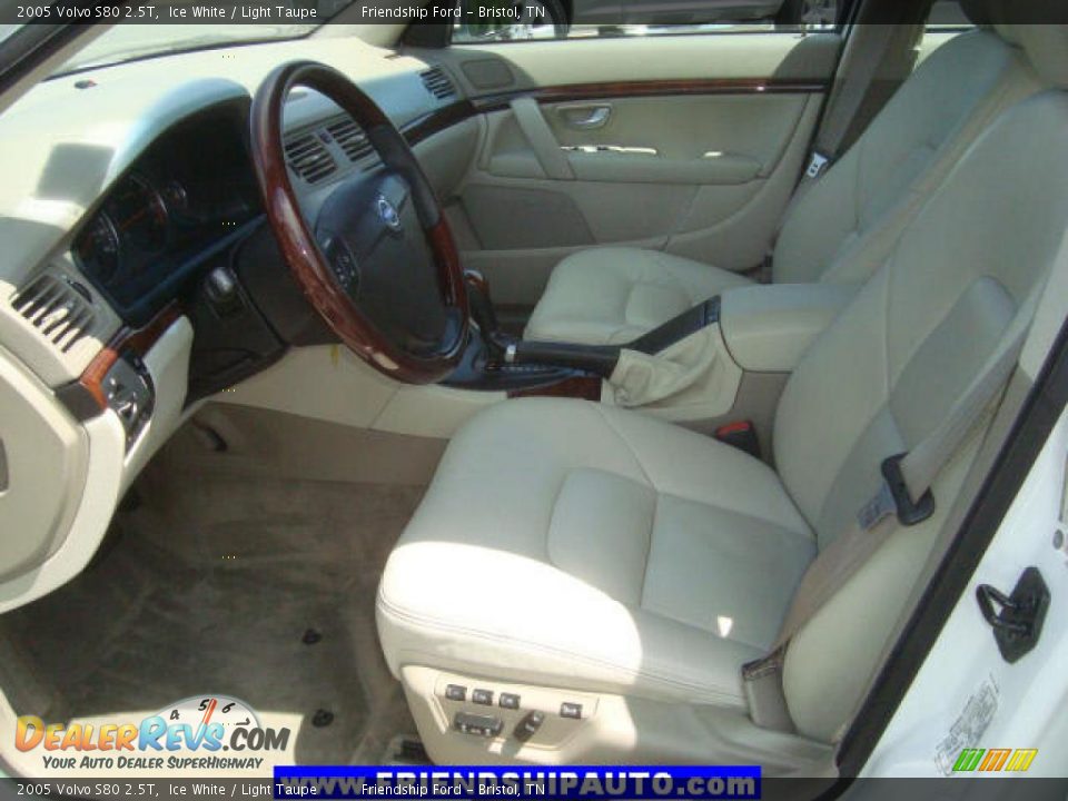 2005 Volvo S80 2.5T Ice White / Light Taupe Photo #5