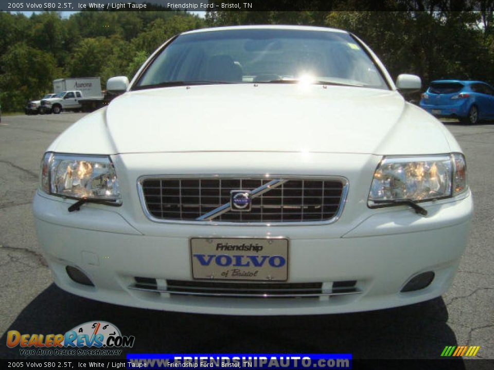 2005 Volvo S80 2.5T Ice White / Light Taupe Photo #8