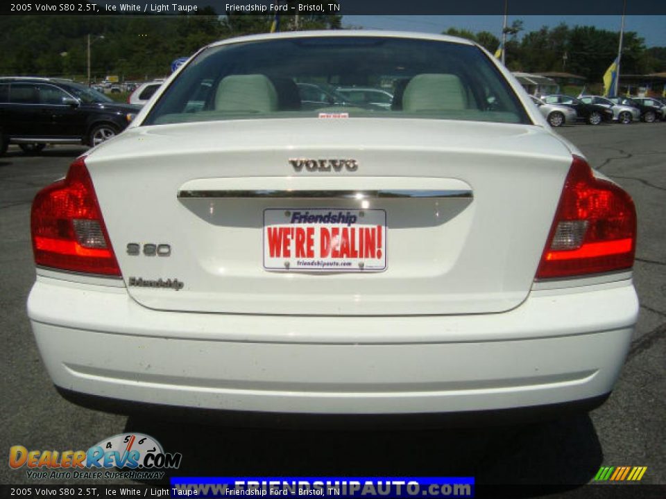 2005 Volvo S80 2.5T Ice White / Light Taupe Photo #11