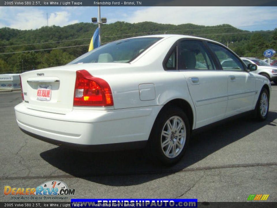 2005 Volvo S80 2.5T Ice White / Light Taupe Photo #13