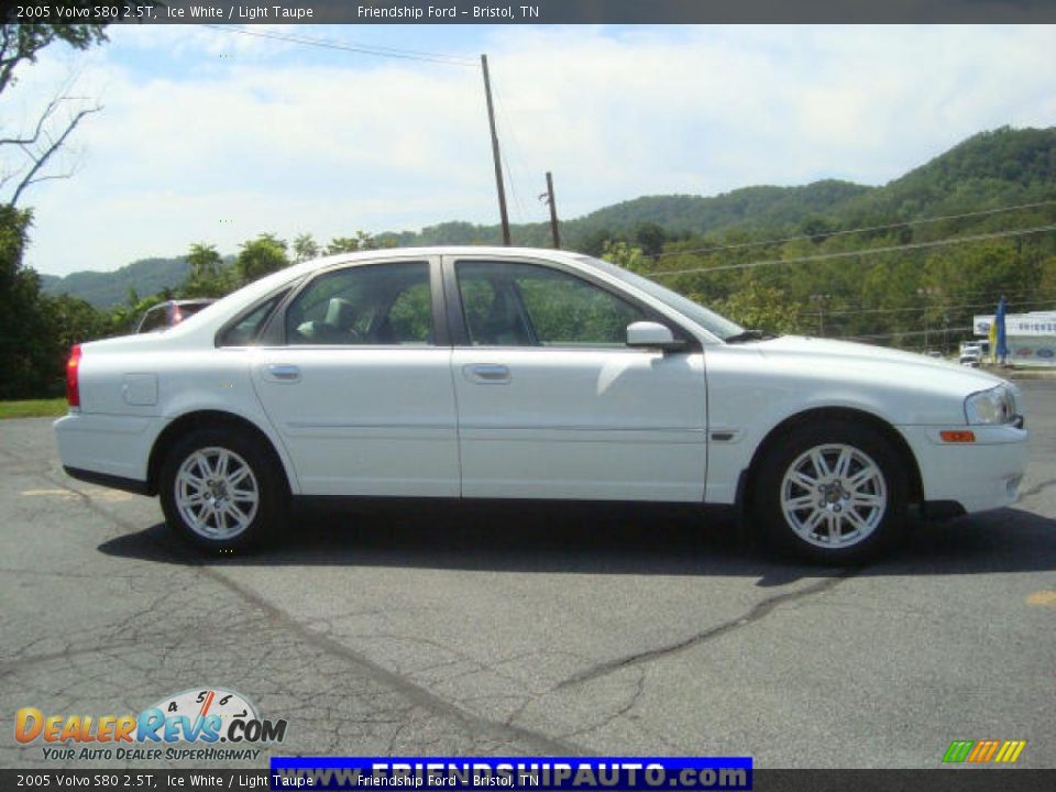 2005 Volvo S80 2.5T Ice White / Light Taupe Photo #14