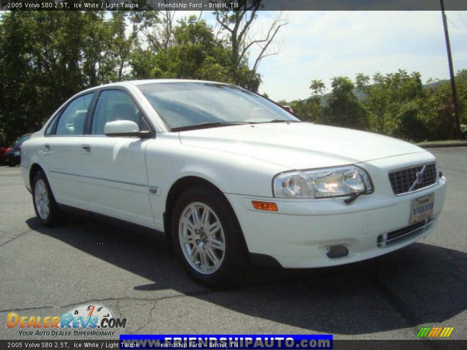 2005 Volvo S80 2.5T Ice White / Light Taupe Photo #15