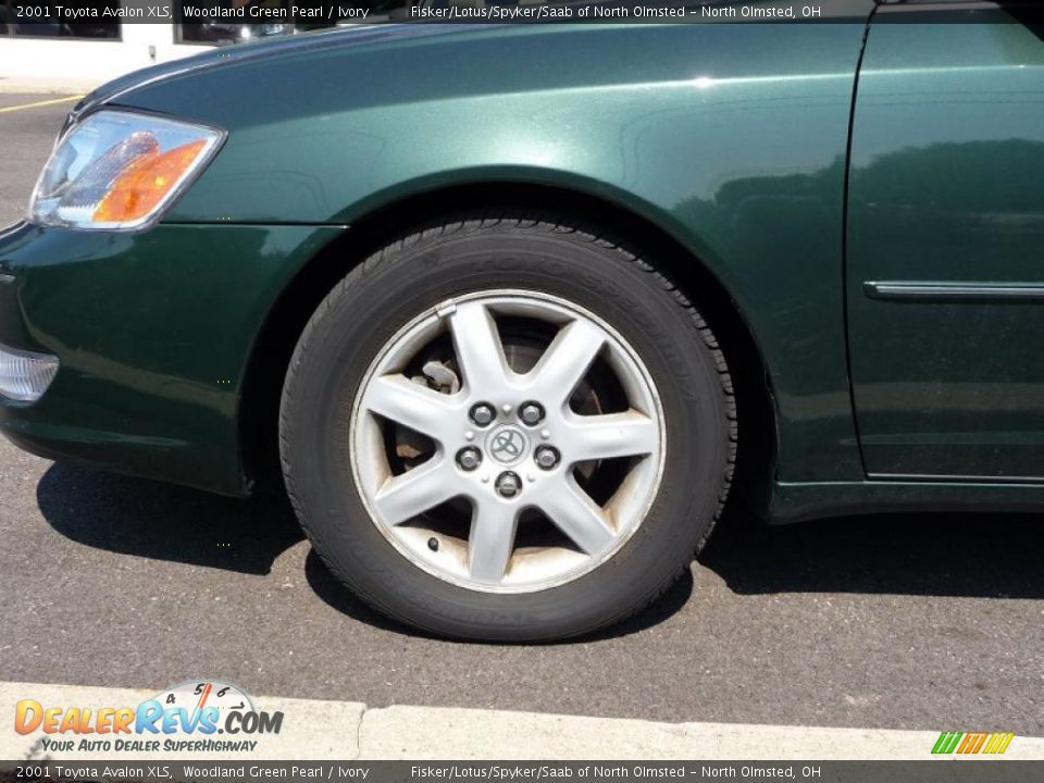 2001 Toyota Avalon XLS Woodland Green Pearl / Ivory Photo #16