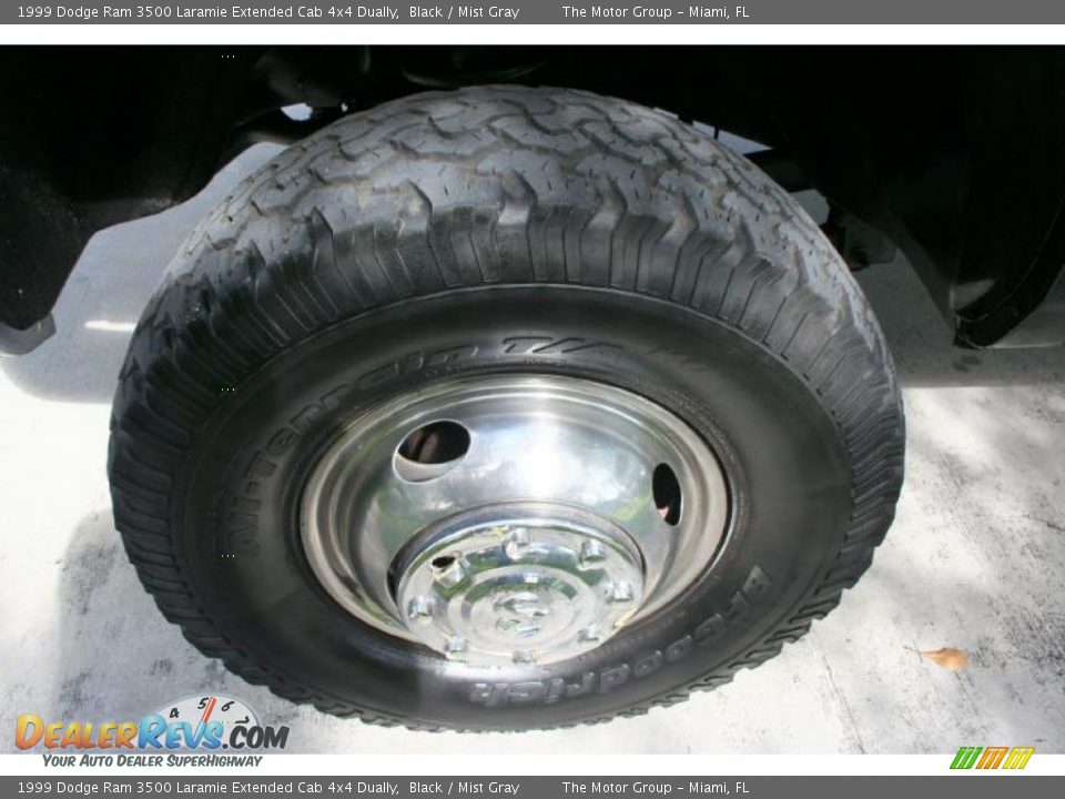 1999 Dodge Ram 3500 Laramie Extended Cab 4x4 Dually Black / Mist Gray Photo #26