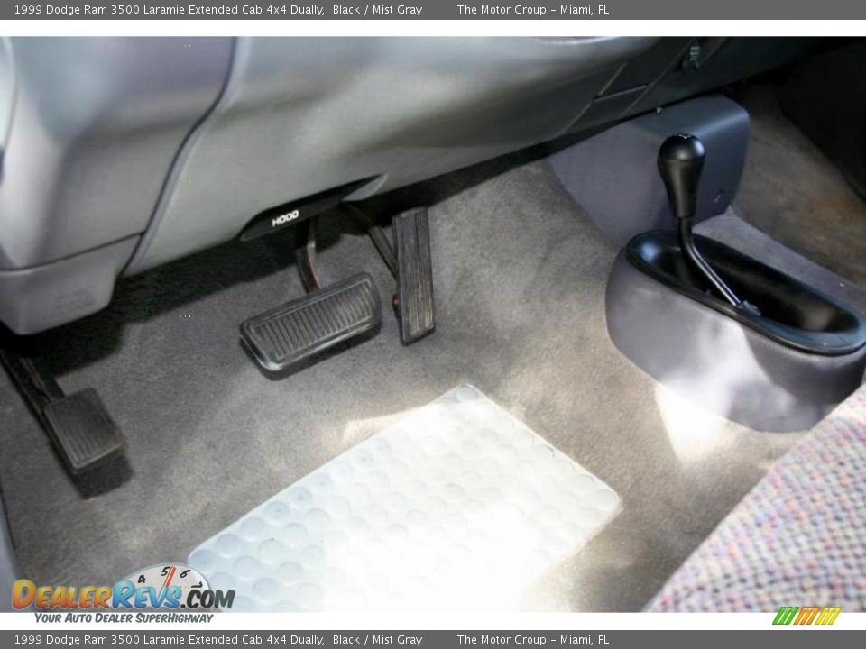 1999 Dodge Ram 3500 Laramie Extended Cab 4x4 Dually Black / Mist Gray Photo #33