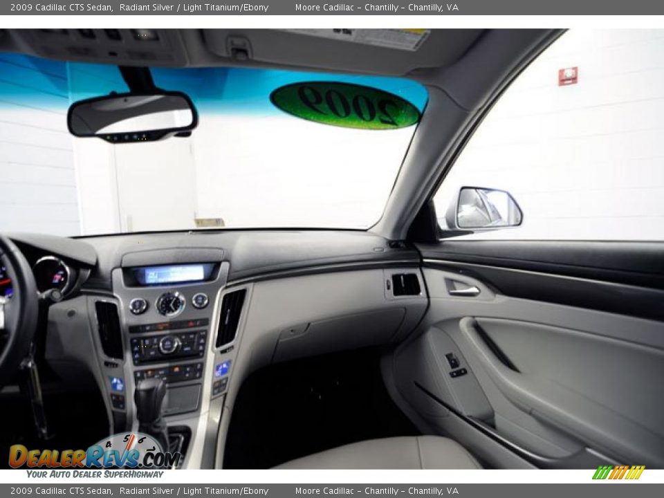 2009 Cadillac CTS Sedan Radiant Silver / Light Titanium/Ebony Photo #30