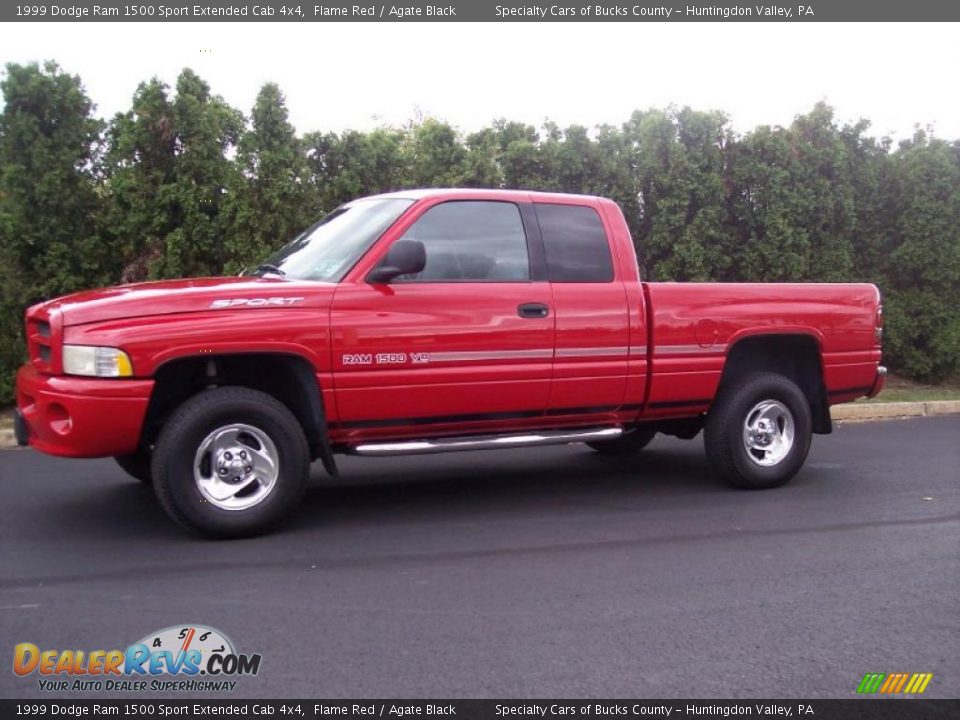 1999 Dodge Ram 1500 Sport Extended Cab 4x4 Flame Red / Agate Black Photo #3