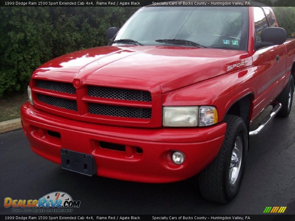 1999 Dodge Ram 1500 Sport Extended Cab 4x4 Flame Red / Agate Black Photo #12