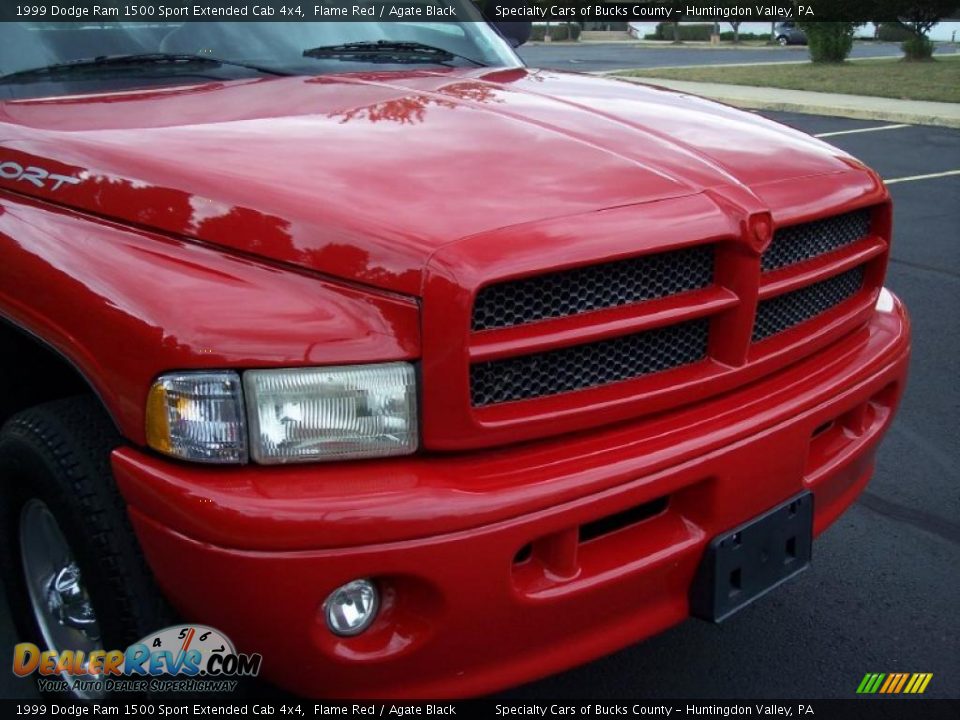 1999 Dodge Ram 1500 Sport Extended Cab 4x4 Flame Red / Agate Black Photo #13