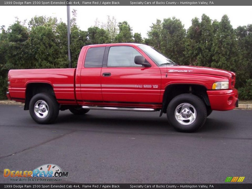 1999 Dodge Ram 1500 Sport Extended Cab 4x4 Flame Red / Agate Black Photo #16