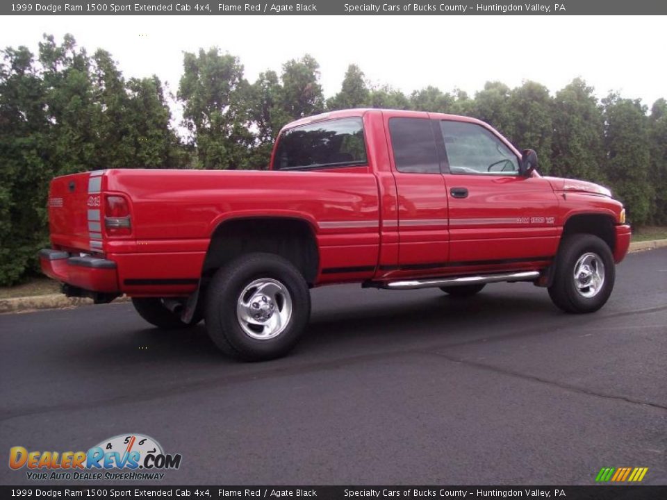 1999 Dodge Ram 1500 Sport Extended Cab 4x4 Flame Red / Agate Black Photo #18