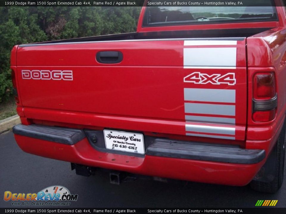 1999 Dodge Ram 1500 Sport Extended Cab 4x4 Flame Red / Agate Black Photo #29