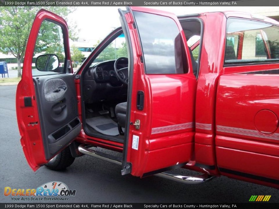 1999 Dodge Ram 1500 Sport Extended Cab 4x4 Flame Red / Agate Black Photo #33