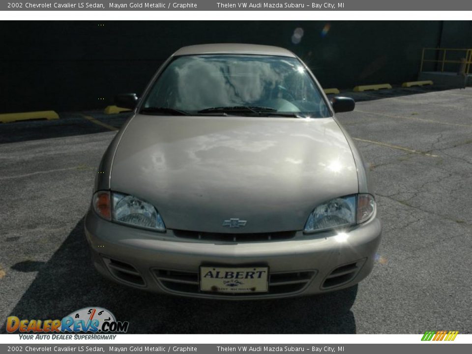 2002 Chevrolet Cavalier LS Sedan Mayan Gold Metallic / Graphite Photo #2