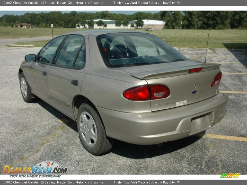 2002 Chevrolet Cavalier LS Sedan Mayan Gold Metallic / Graphite Photo #4