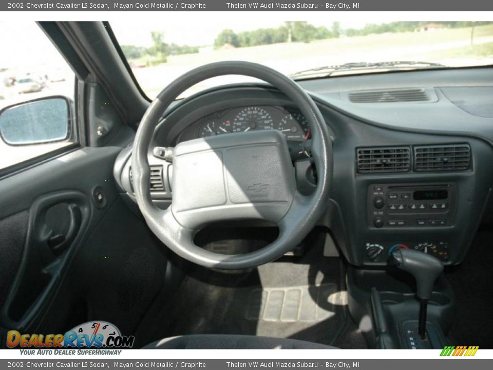 2002 Chevrolet Cavalier LS Sedan Mayan Gold Metallic / Graphite Photo #11